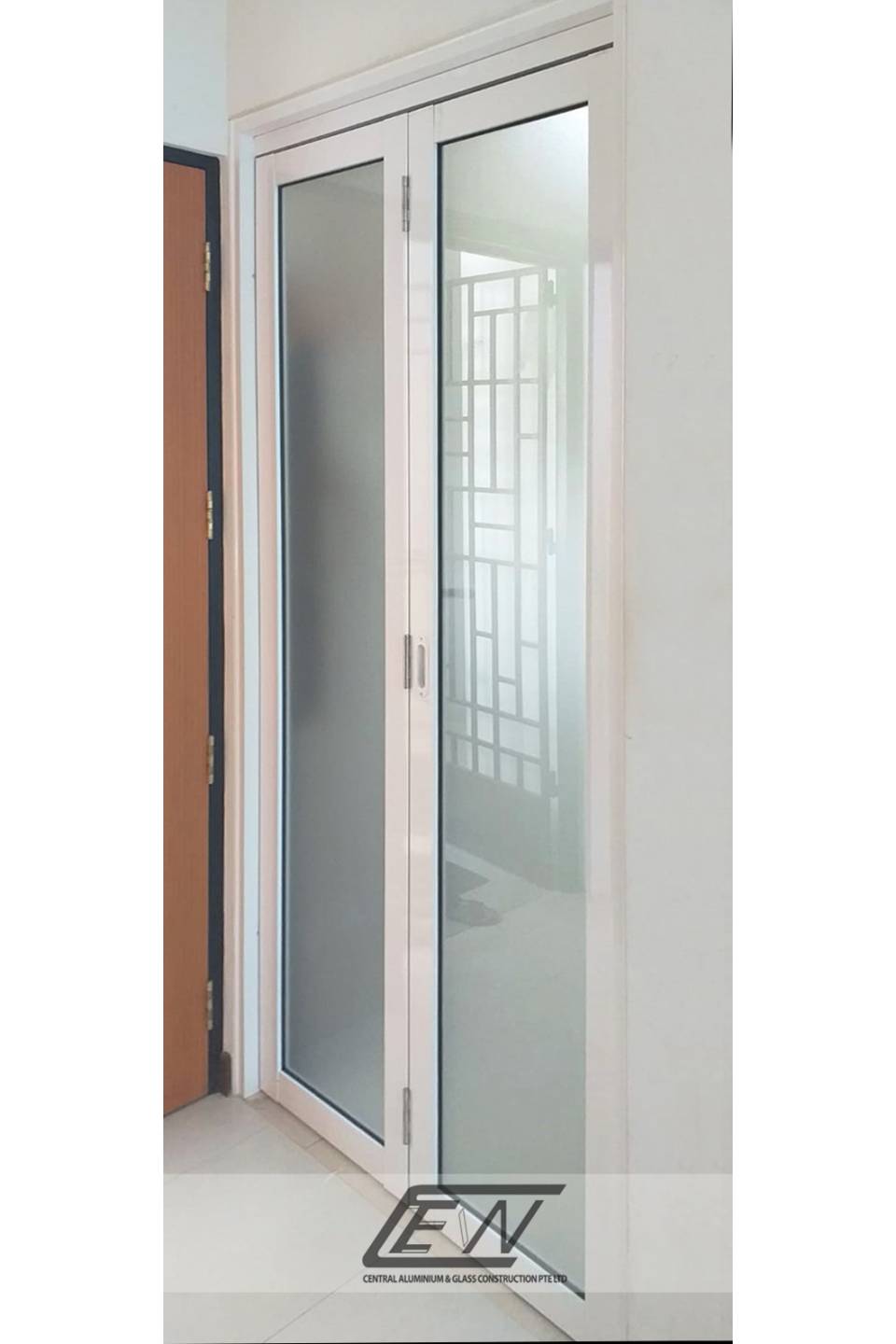 Aluminium Frame Bi-Fold (Top Track）
