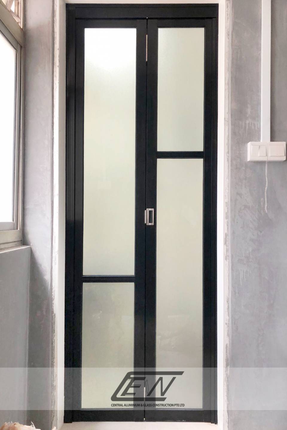 Aluminium Frame Bi-Fold (Top Track）